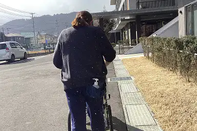 16:00